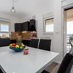 Doris Apartment Malinska