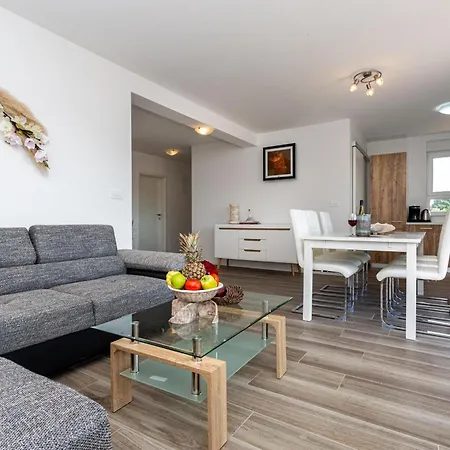 Apartman Doris Malinska