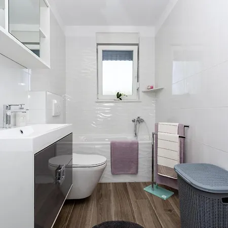 Doris Apartment