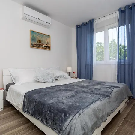 Doris Apartment