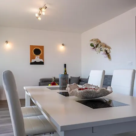 Doris Apartment